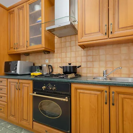 Family In With Desk And Bathtub By Renters *