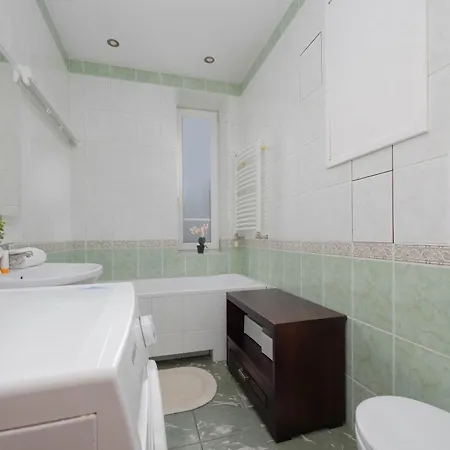 Family In With Desk And Bathtub By Renters *